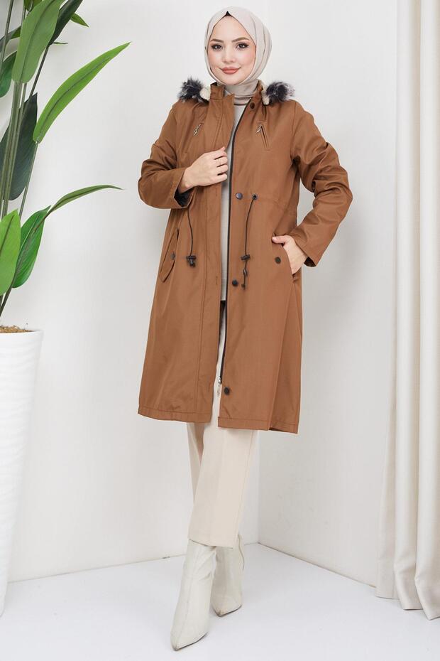 معطف فرو داخلي بجيوب مزخرفة لون أسمر HM2322
