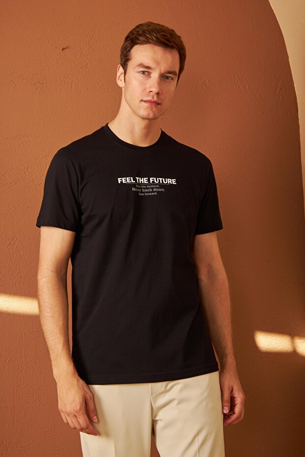 Comfort Fit Printed Feel the Future Men's Black T-Shirt Mars12