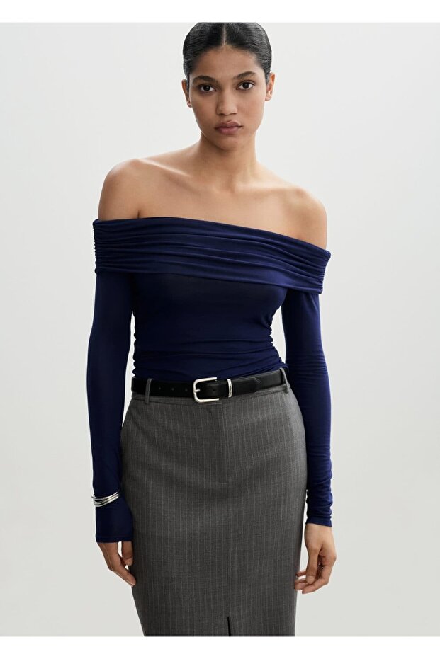 Omuzları açık tişört - 1