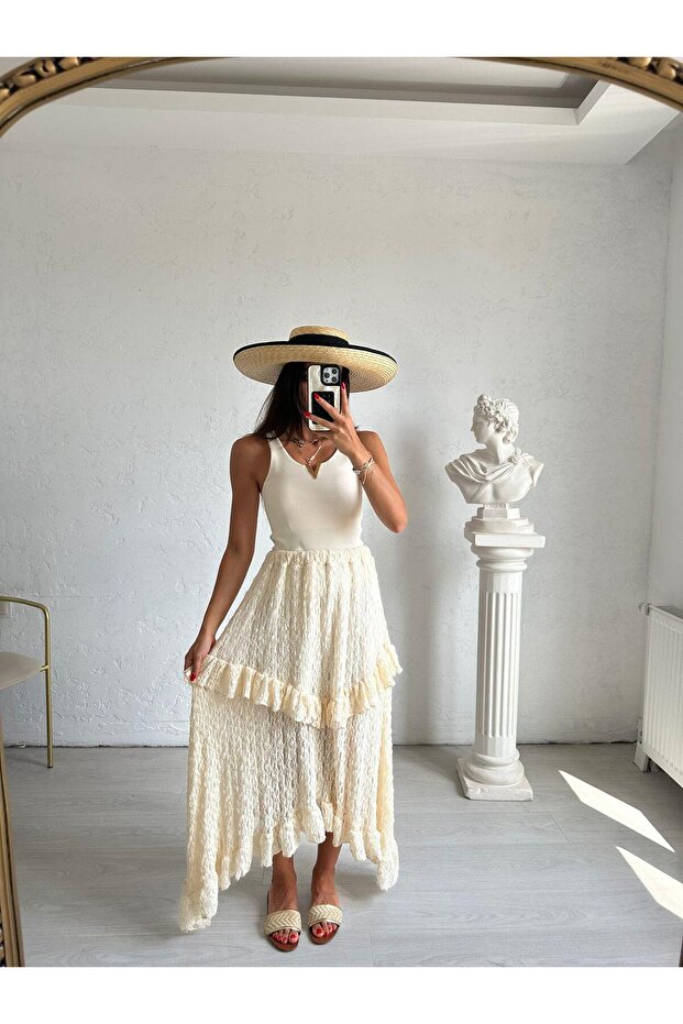 Fusta cu volane crem - 3