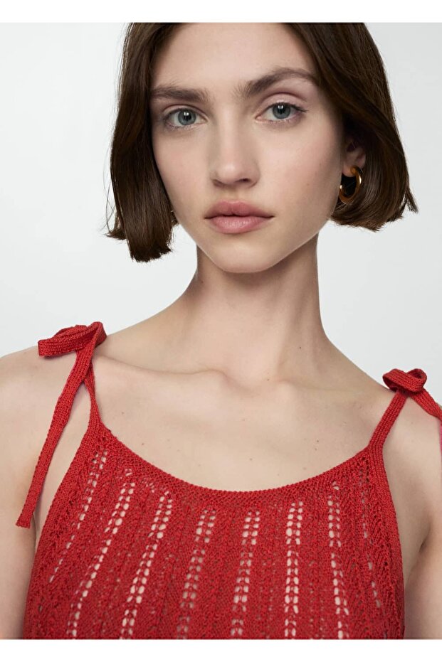 Durchbrochenes Strickkleid mit Bindedetail - 8