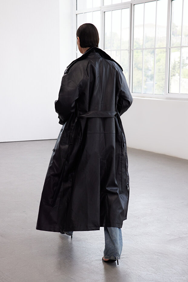 Siyah Kemerli Suni Deri Oversize Uzun Trençkot TWOAW25TR00003 - 3