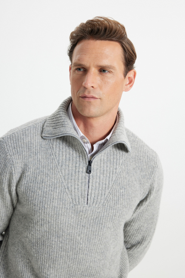 Erkek Gri Melanj Yünlü Standart Fit Normal Kesim Bato Yaka Desenli Triko Kazak - 5