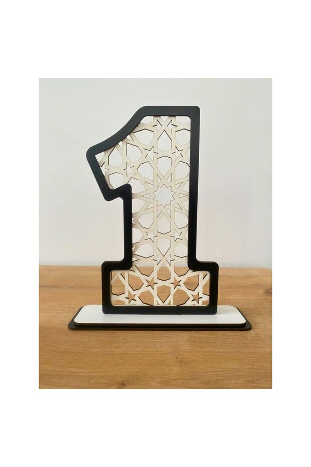 1 Year Birthday Table Decor (Beşiktaş Themed Black-And-White)