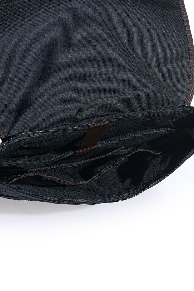 POSTACI  ÇANTASI - 8