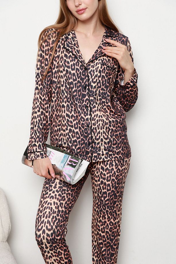 Leopar desenli düğmeli pijama takımı - 3