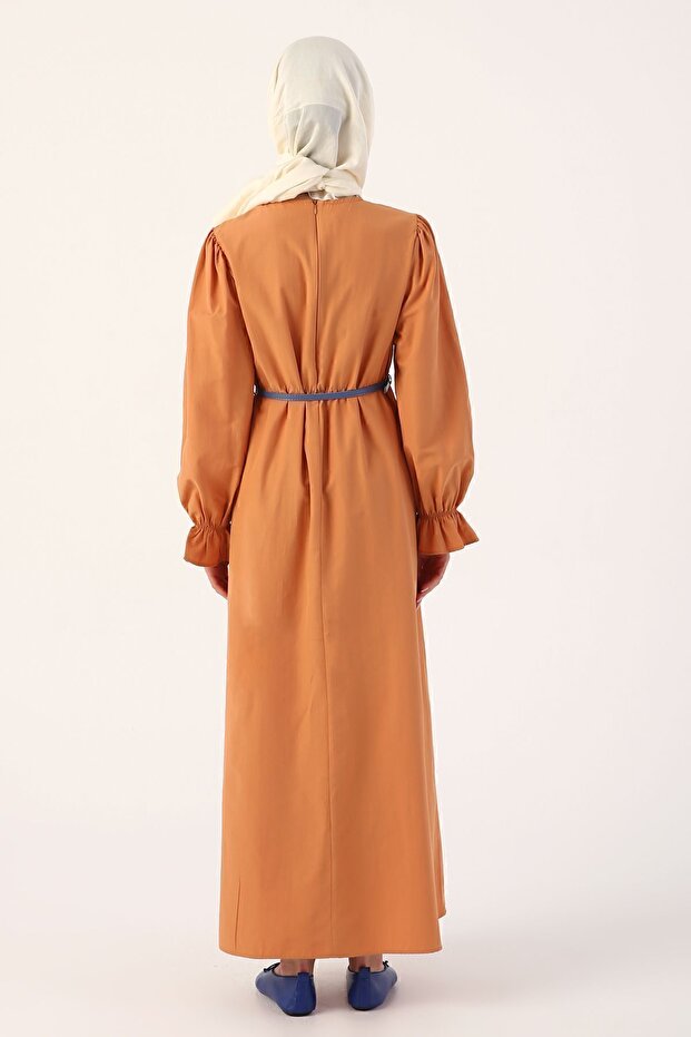 Oranžové šaty s páskem - 4
