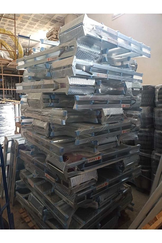 Rita Twin Galvanizli Çift Çıkışlı Katlanabilir Merdiven 4 4 Basamaklı - 3