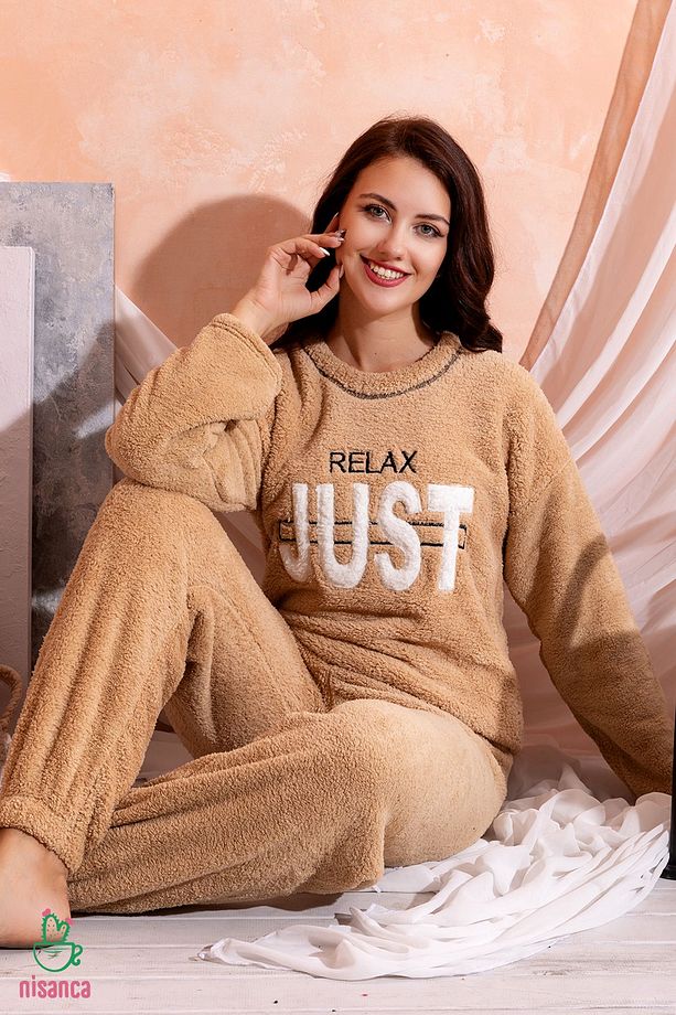 Tam Peluş Kışlık Kadın Pijama Takımı- Polar Yılbaşı Pijaması - 2