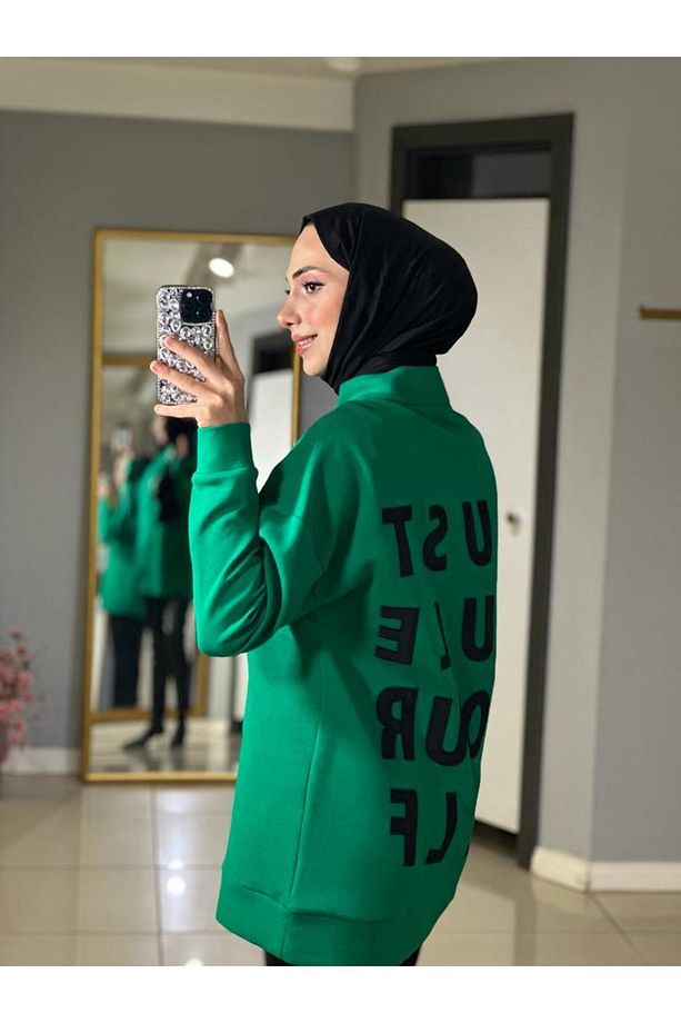 Sırtı Yazılı Dik Yaka Sweatshırt - 3