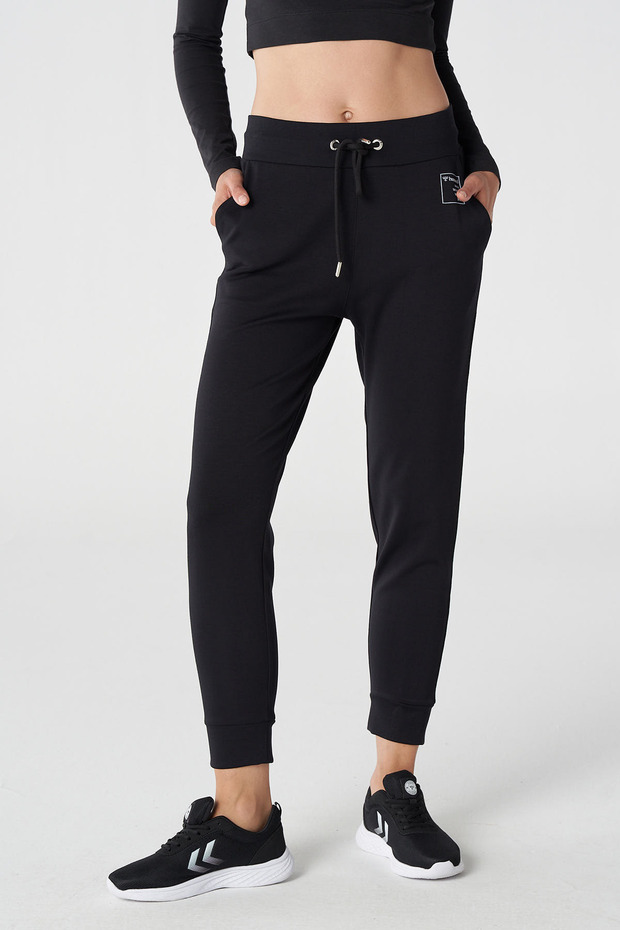 LAYLA EŞOFMAN ALTI - 1