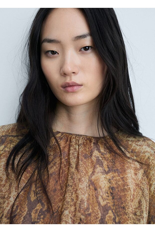 Yılan desenli volanlı bluz - 5