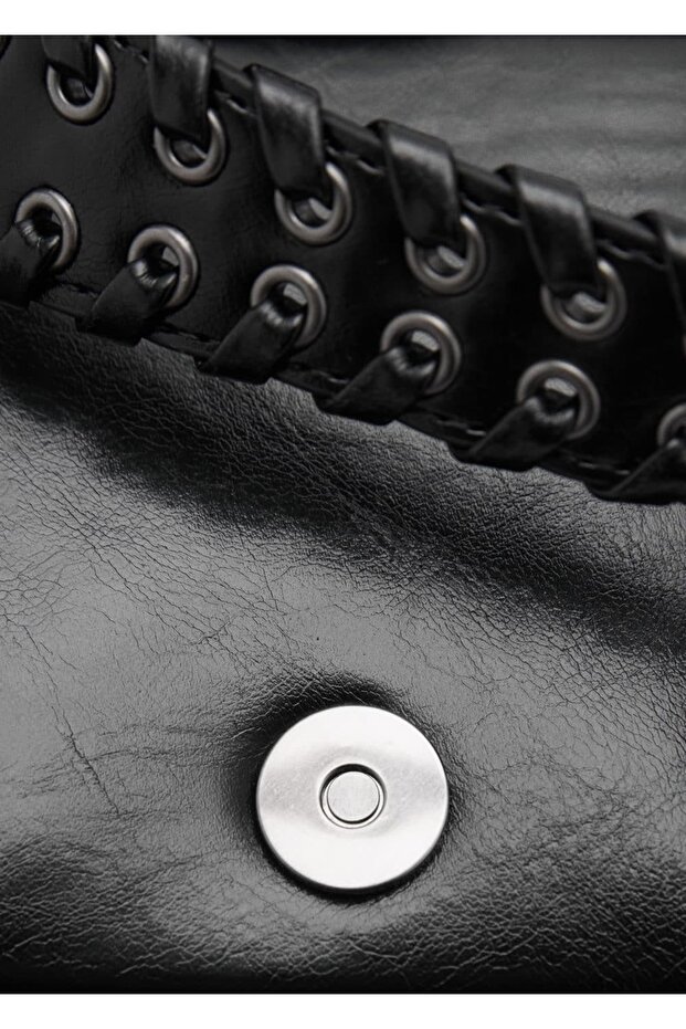 Schultertasche mit Schnallendetail - 4