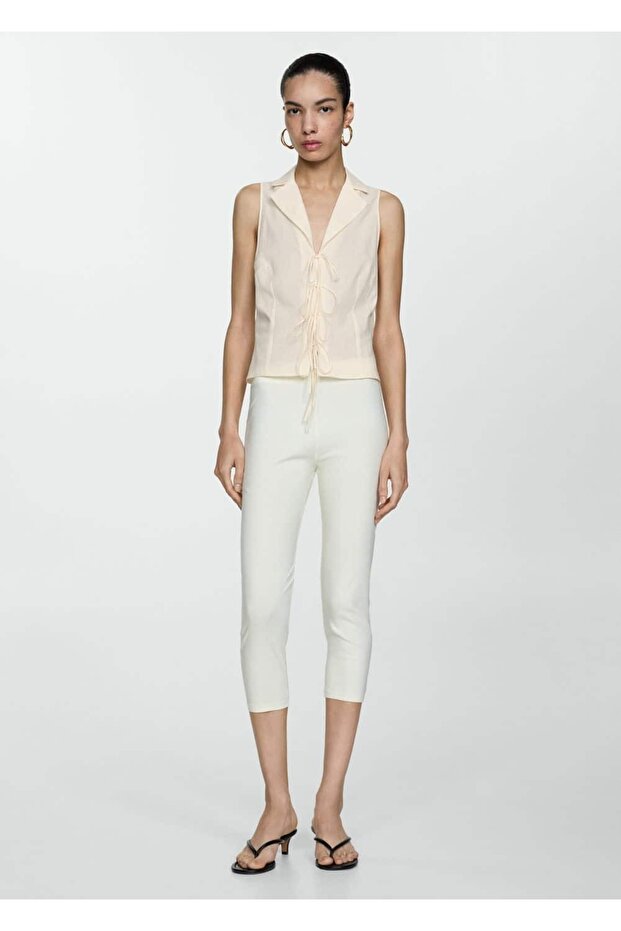 Ärmellose Bluse mit Bindedetail - 2