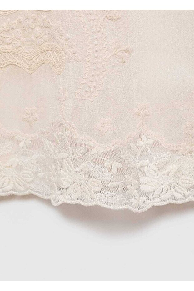 İşlemeli askılı bluz - 7