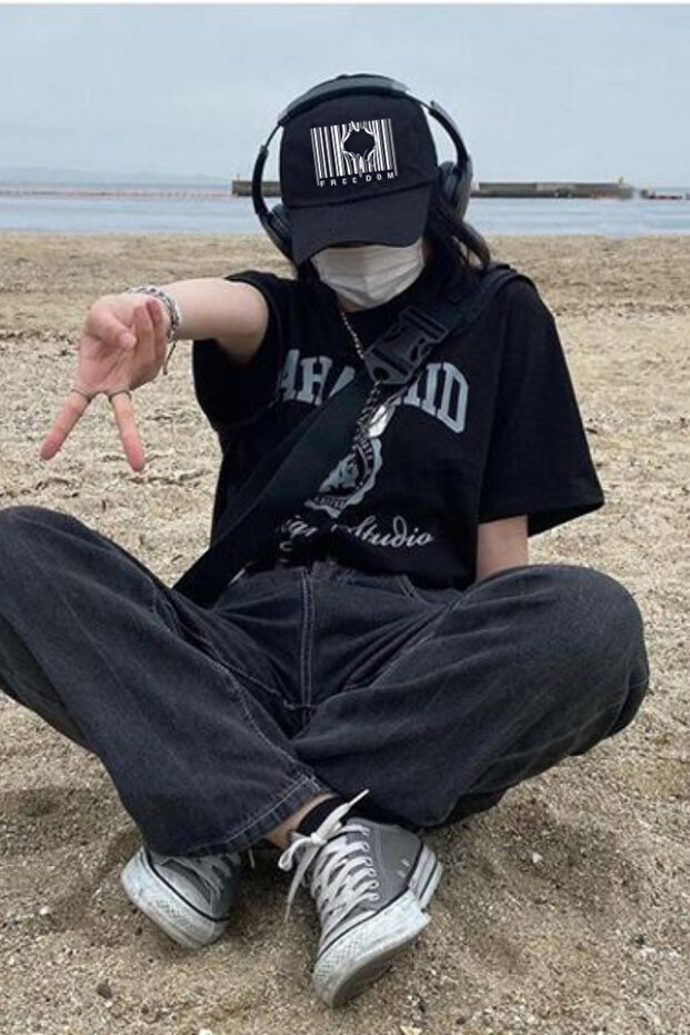 الحرية القبعة السوداء - 1