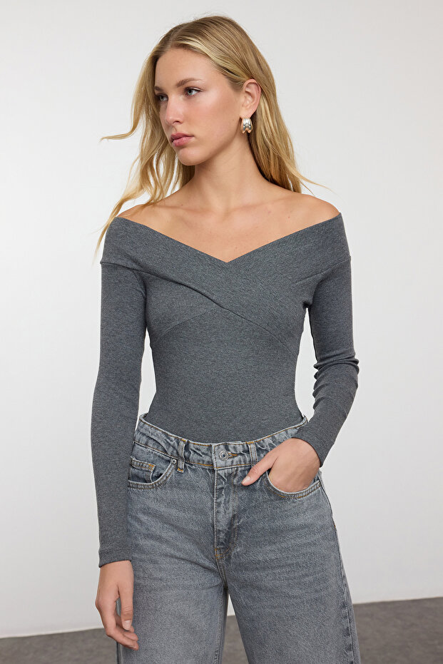Koyu Gri Carmen Yaka Fitilli Alttan Çıtçıtlı Esnek Örme Body TWOAW21BD0053 - 1