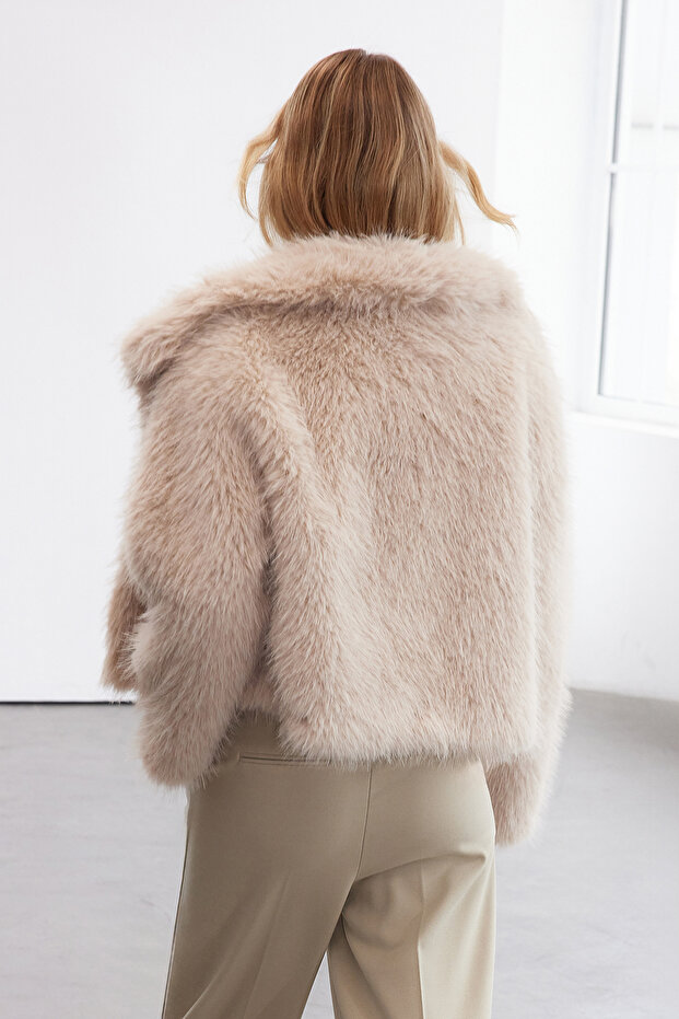 Beżowy oversize'owy wzór futra TWOAW25MO00035 - 4