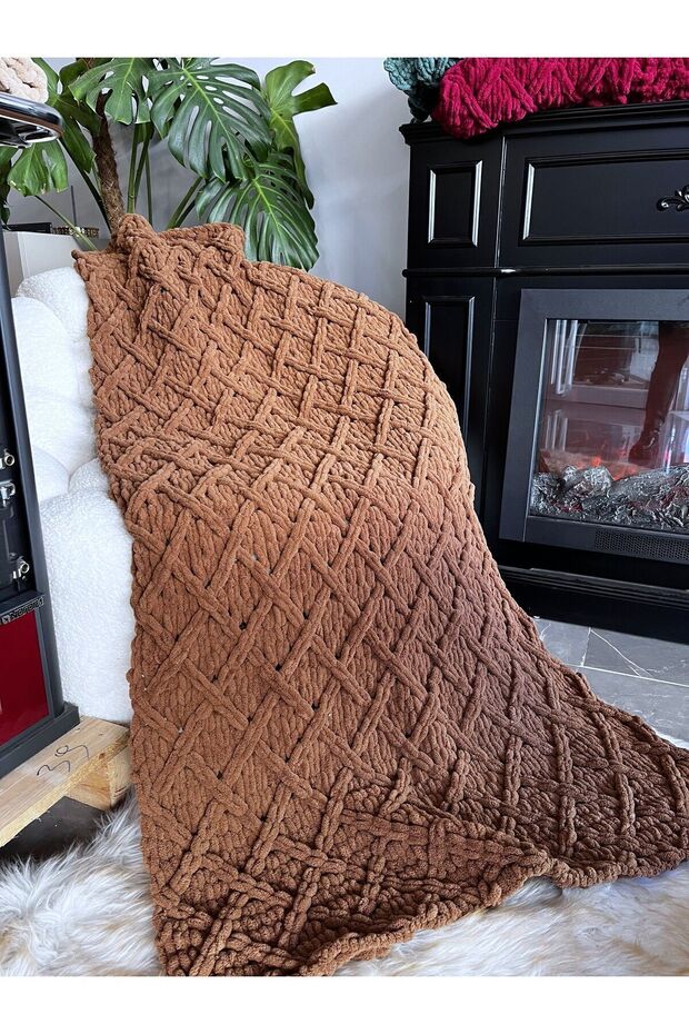 Puffy Hand Knitted Fireplace and TV Blanket Diamond Patterned Dark Brown 90 X 160 Cm