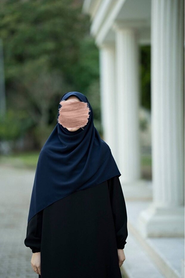 وشاح حريري كبير الحجم باللون الأزرق الداكن