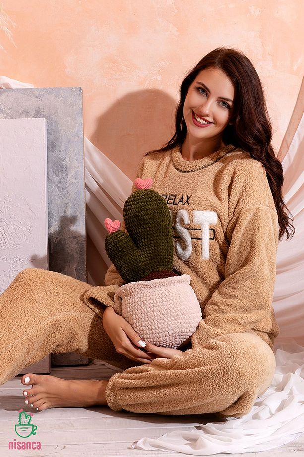 Tam Peluş Kışlık Kadın Pijama Takımı- Polar Yılbaşı Pijaması - 1