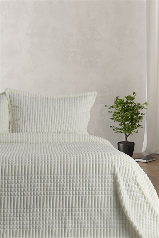 طقم بطانية من Merinos Modern Line مكون من 3 قطع - إكرو