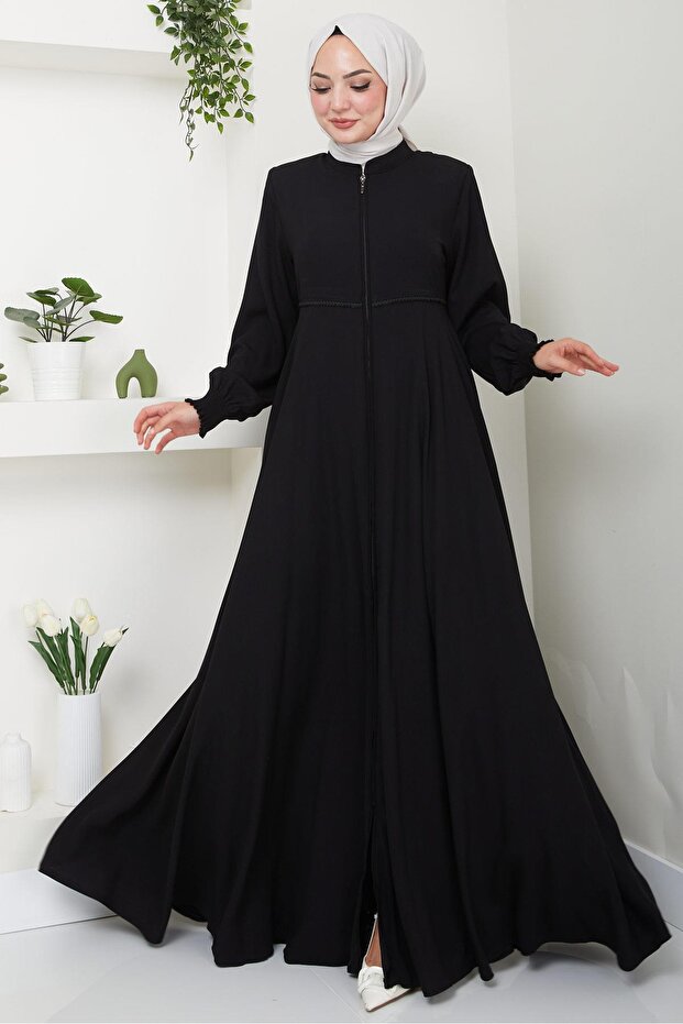 فِراجة Mevlana بتفاصيل كسرات مطاطية وتطريز على الأكمام، باللون الأسود - HM2484