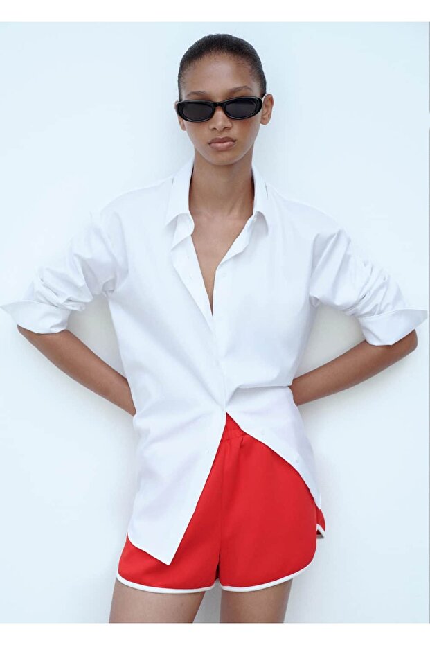 Kontrast uçlu düz kesim şort - 7