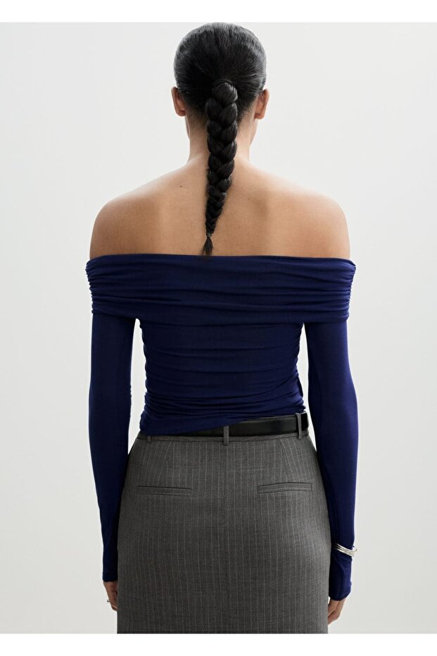 Omuzları açık tişört - 4