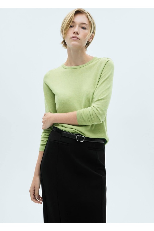 Dünner Strickpullover mit Rundhalsausschnitt - 1