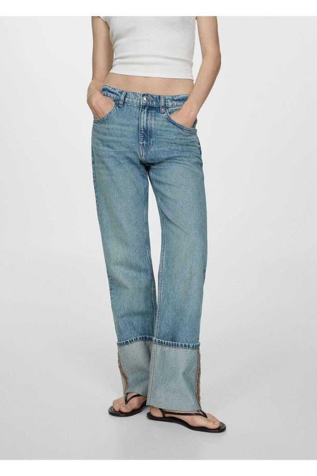 Straight Cut Jeans with Curved Legs
