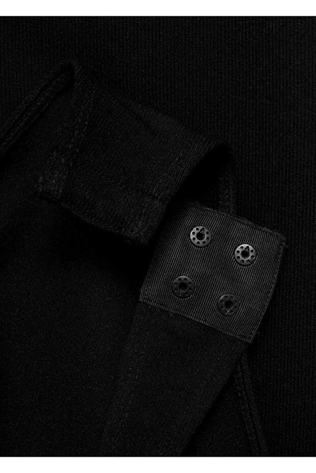 V yakalı düğmeli body - 7