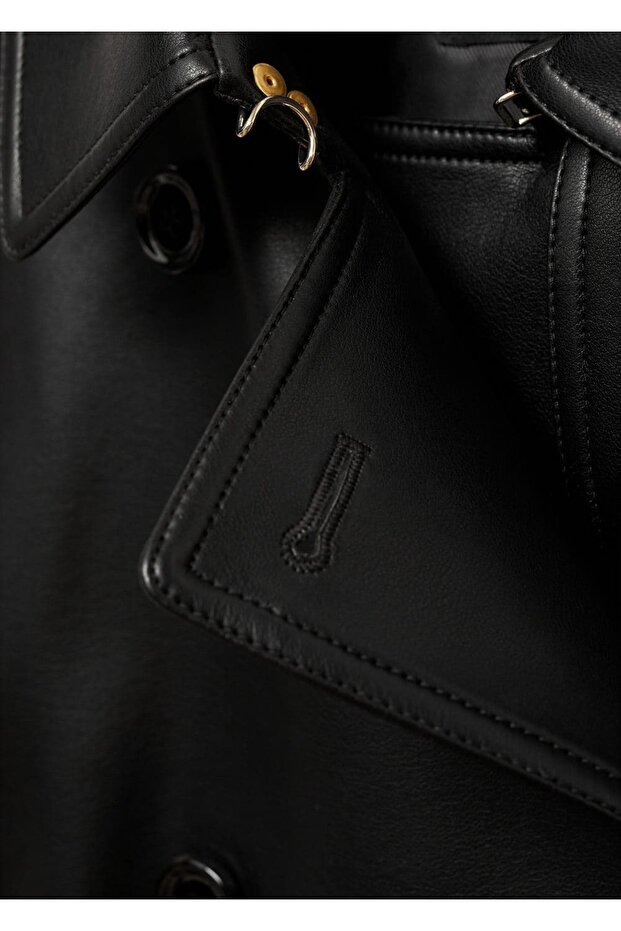 Deri görünümlü trençkot - 5