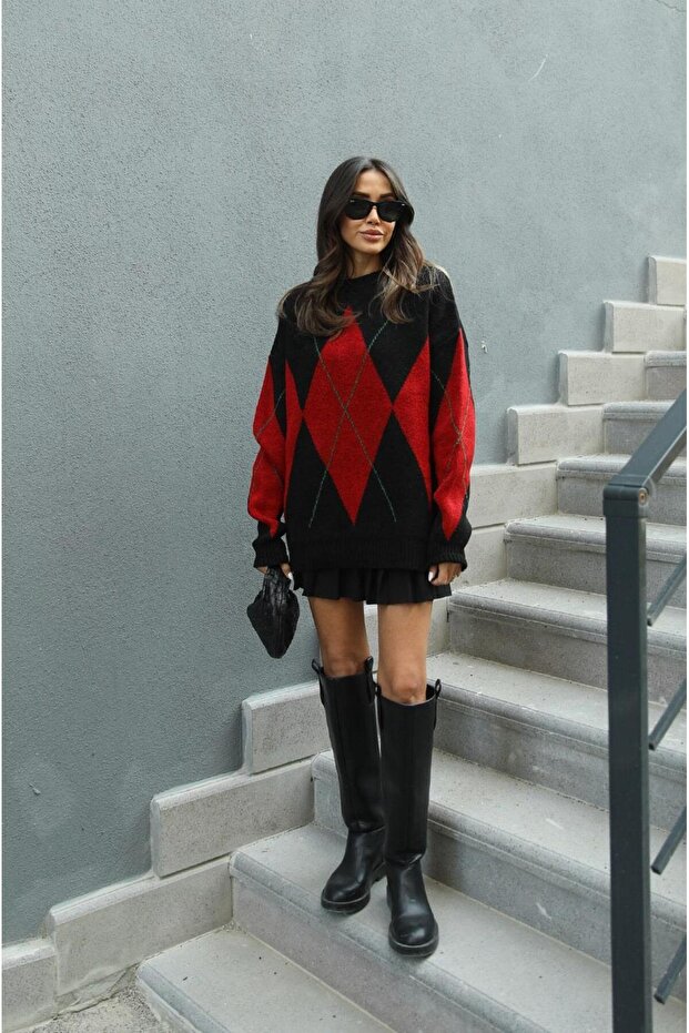 سترة منقوشة باللون الأسود والأحمر - 1