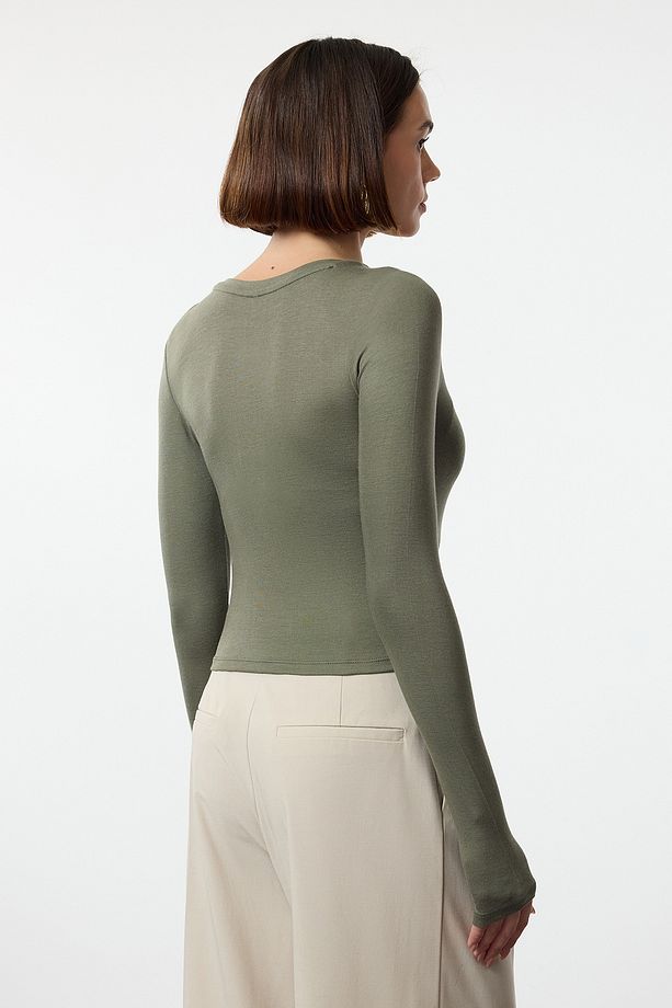 Haki  Premium Viskon Bisiklet Yaka Crop Esnek  Örme Bluz TWOAW24BZ00116 - 5