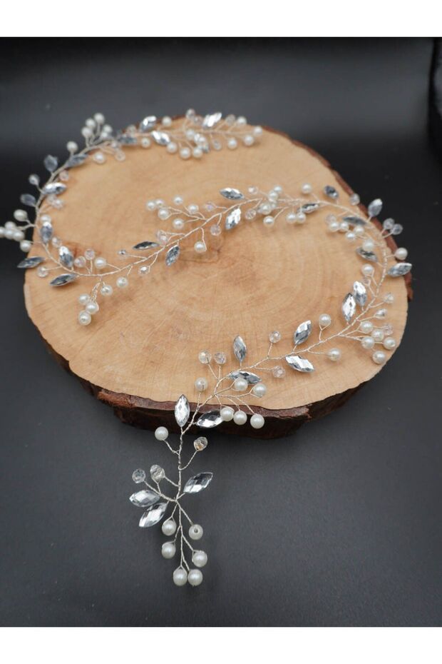 White Pearl and Crystal Detailed Long Bridal Tiara – Elegant and Sparkling Design