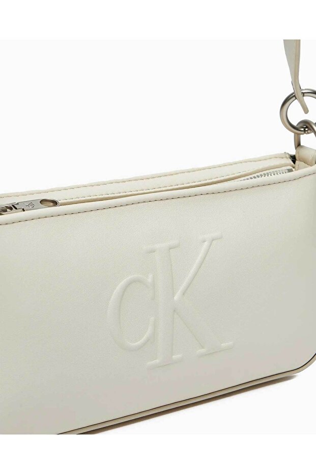 SCULPTED SHOULDER POUCH25 DEBOSS - 3