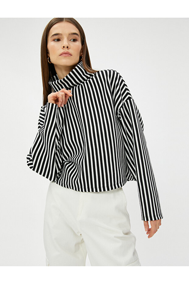 Übergroßer Sweatshirt-Rollkragenpullover - 2