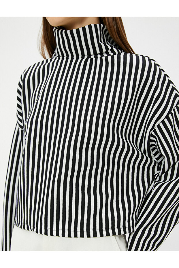 Übergroßer Sweatshirt-Rollkragenpullover - 5