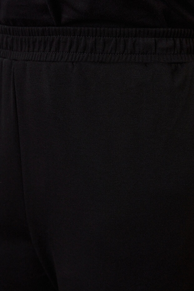 Siyah Loose Jogger Dökümlü Yumuşak Tuşeli Örme Büyük Beden Eşofman Altı TBBAW25AJ00003 - 5