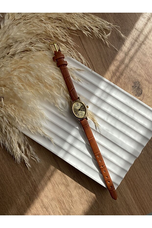 Rubsey Vintage Women Wristwatch Retro Leather Band 1 Piece