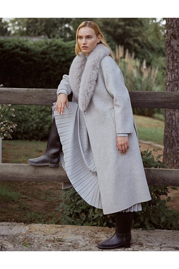 معطف منقوش من صوف الألبكة الفاخر باللون الرمادي - 1