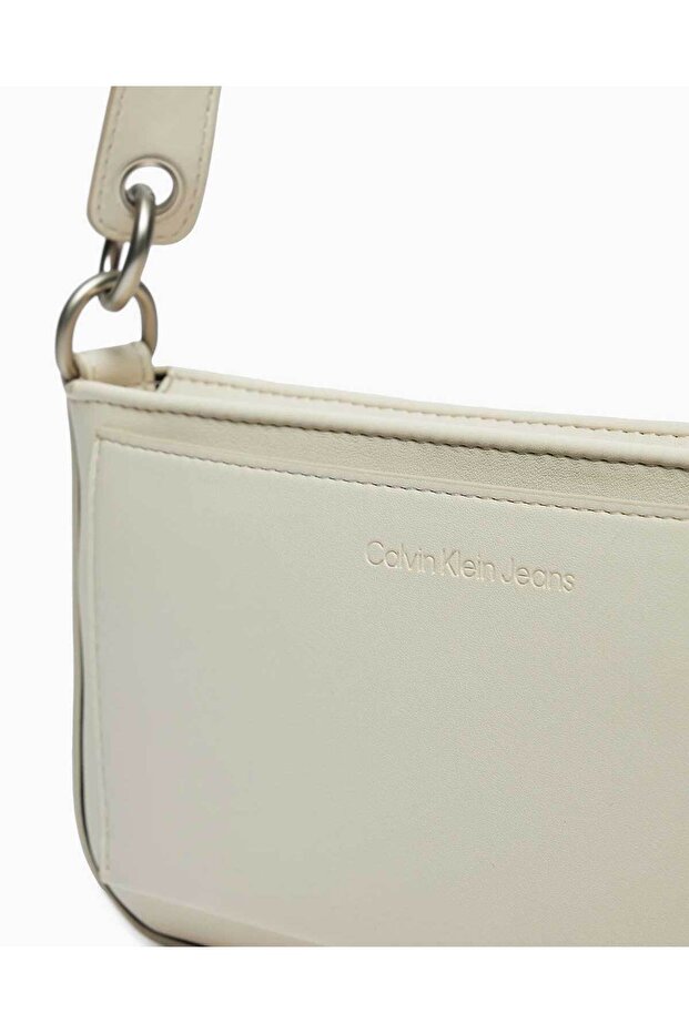 SCULPTED SHOULDER POUCH25 DEBOSS - 6