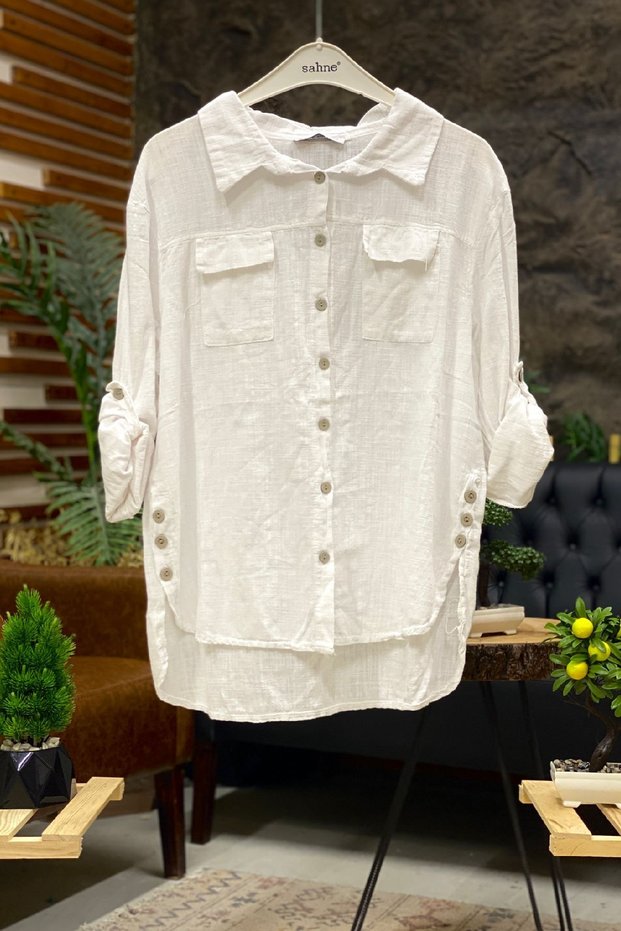 Double Pocket Linen Shirt with Buttoned Collar on the Sides