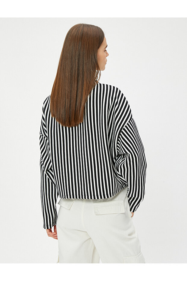 Übergroßer Sweatshirt-Rollkragenpullover - 4