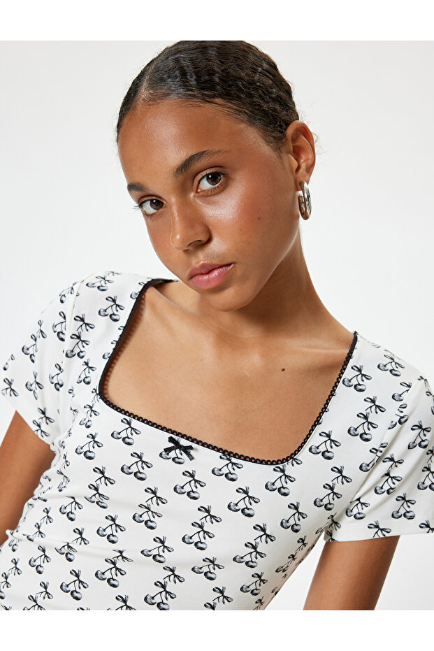 Bow T-Shirt Square Neck Short Sleeve Print Slim Fit