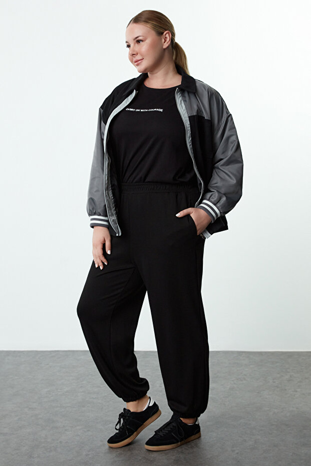 Siyah Loose Jogger Dökümlü Yumuşak Tuşeli Örme Büyük Beden Eşofman Altı TBBAW25AJ00003 - 3