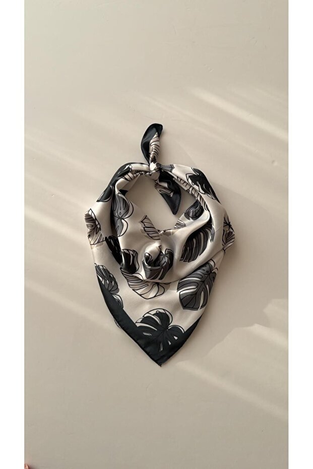 باندانا رمادية منقوشة على شكل ورقة شجر - وشاح - 1