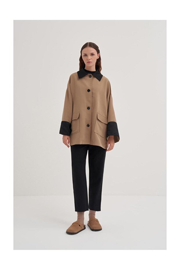 Pocketed Garnished Short Trench Coat
