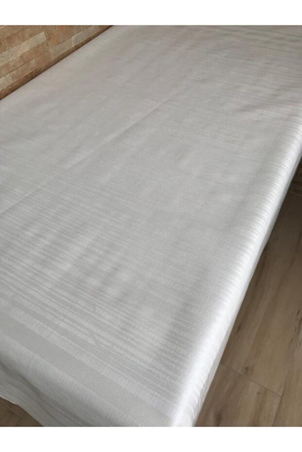 مفرش طاولة مبطن بالقماش الزيتي PVC